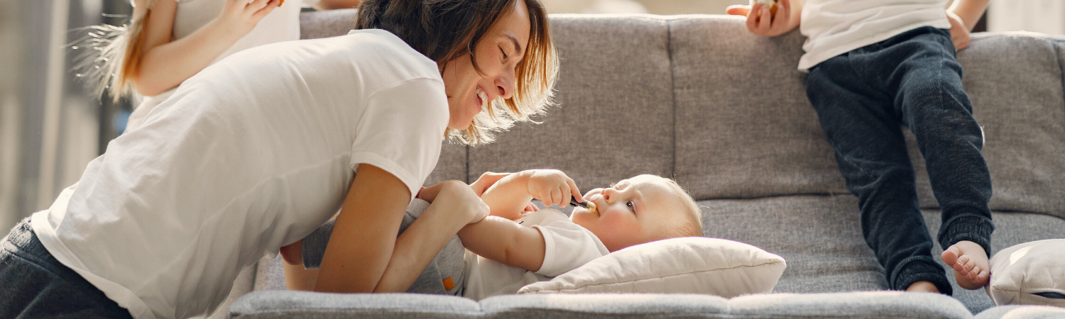 Massage pour bébé – aussi bénéfique pour maman que pour bébé